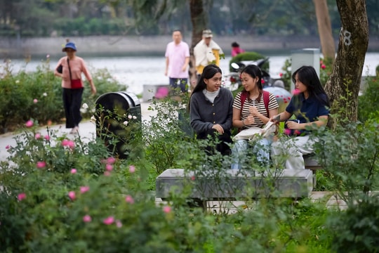 Công viên Hà Nội hạ rào: Người dân dễ dàng tiếp cận không gian công cộng