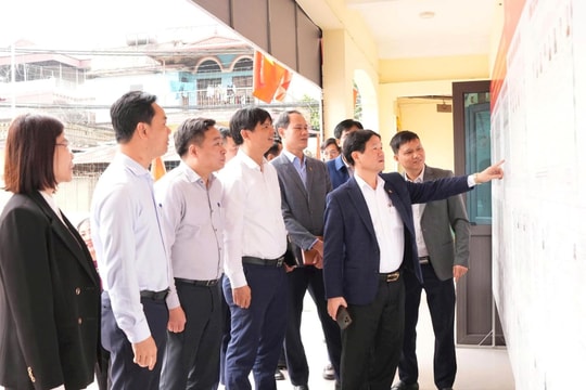 Đoàn kiểm tra Ban bầu cử HĐND thành phố Hà Nội kiểm tra công tác chuẩn bị bầu cử tại xã Bát Tràng