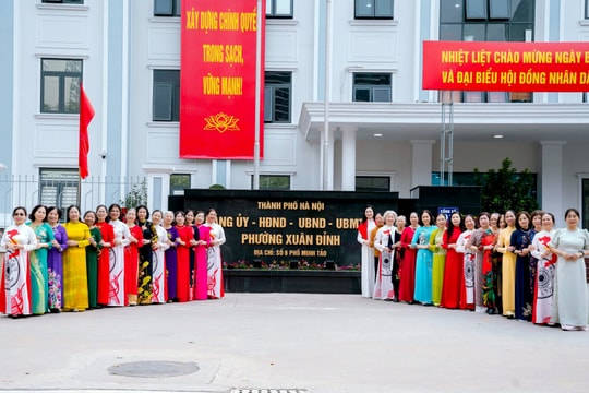 Phụ nữ Xuân Đỉnh góp sức cho ngày hội lớn