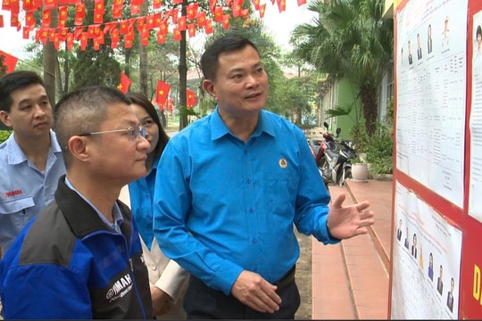 Không khí hướng về ngày hội non sông tại các khu công nghiệp Hà Nội