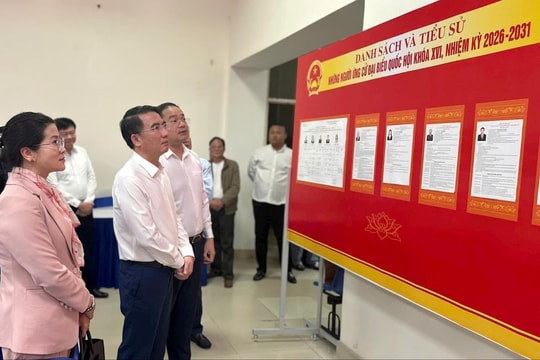 Phó Chủ tịch UBND thành phố Nguyễn Xuân Lưu kiểm tra công tác chuẩn bị bầu cử tại 5 phường