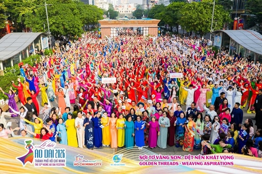 Hơn 50.000 người tham gia đồng diễn, diễu hành tại Lễ hội Áo dài TP Hồ Chí Minh