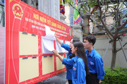 Phường Ô Chợ Dừa sẵn sàng cho ngày hội non sông: Dấu ấn màu áo xanh