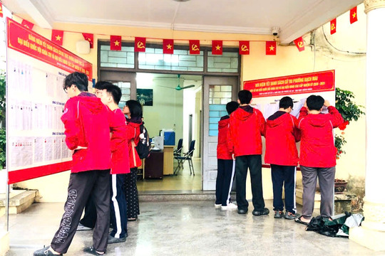 Hơn 5,6 nghìn sinh viên 3 trường đại học tham gia bầu cử