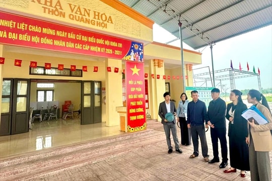 Xã Nội Bài đa dạng hình thức tuyên truyền, cổ động trực quan phục vụ bầu cử