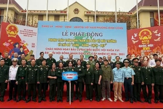 Cựu chiến binh phường Định Công tích cực tham gia chuẩn bị bầu cử