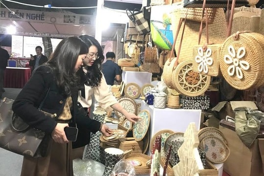Giữ gìn tinh hoa văn hóa, thúc đẩy kinh tế từ làng nghề truyền thống