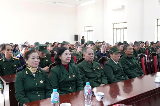 Hội Cựu chiến binh xã Bát Tràng mạn đàm tiểu sử người ứng cử đại biểu Quốc hội khoá XVI và HĐND các cấp