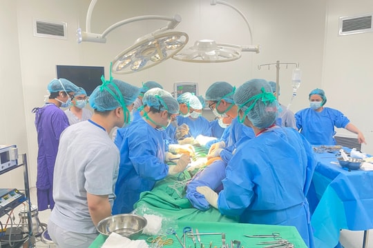 20 năm chờ đợi và cú "hồi sinh" nụ cười bằng kỹ thuật vi phẫu phức tạp