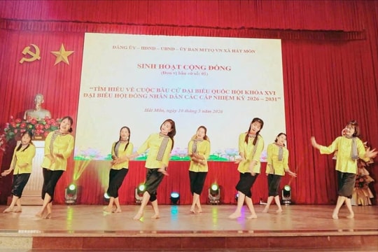 Sôi nổi sinh hoạt cộng đồng tìm hiểu bầu cử tại xã Hát Môn