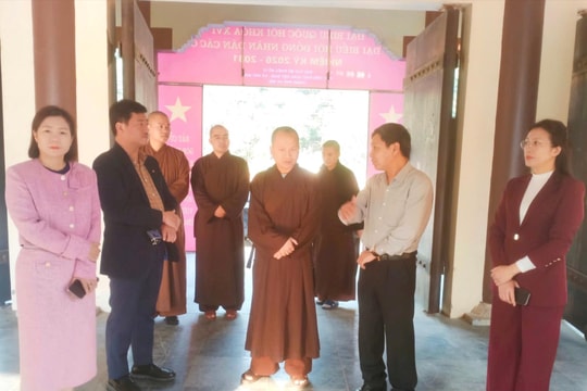 Lãnh đạo xã Sóc Sơn kiểm tra công tác chuẩn bị bầu cử tại một số đơn vị