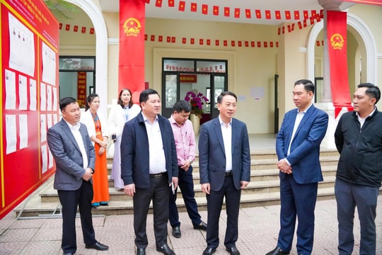 Trưởng Ban Nội chính Thành ủy Hà Nội kiểm tra công tác chuẩn bị bầu cử tại xã Thượng Phúc