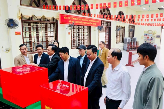 Lãnh đạo MTTQ thành phố Hà Nội kiểm tra công tác bầu cử tại Tam Hưng
