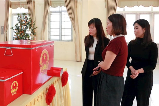 Xã Thạch Thất trang hoàng khu vực bỏ phiếu, tạo thuận lợi cho cử tri