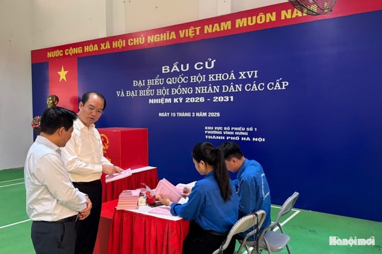 Rà soát công tác chuẩn bị bầu cử tại các khu vực bỏ phiếu ở phường Vĩnh Hưng