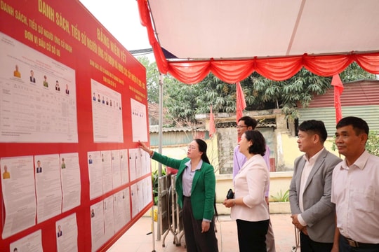 Kiểm tra công tác chuẩn bị bầu cử tại Cổ Đô