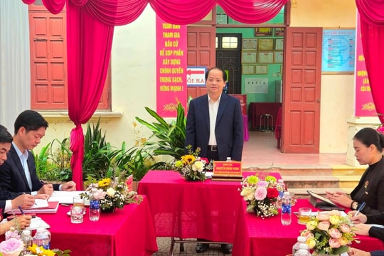 Trưởng ban Tuyên giáo và Dân vận Thành ủy Hà Nội Nguyễn Doãn Toản kiểm tra công tác chuẩn bị bầu cử tại Sơn Đồng, Dương Hòa, Đại Mỗ