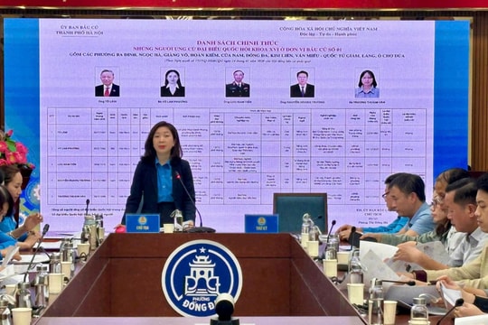 Đoàn viên Công đoàn phường Đống Đa góp ý trách nhiệm, hướng về ngày bầu cử