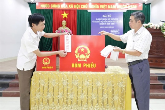Người dân phường Tùng Thiện háo hức trước ngày bầu cử