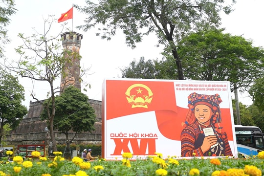 Sắc màu hội họa hòa nhịp trong ngày hội lớn