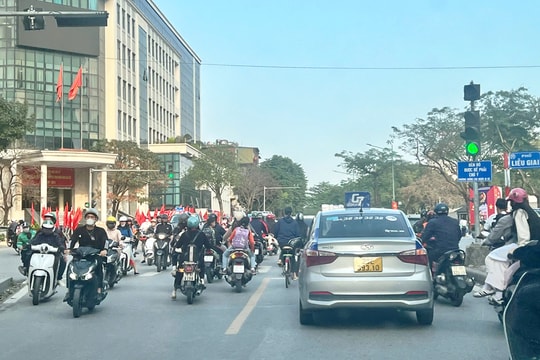 Điều khiển phương tiện giao thông lấn làn đường: Hiện tượng nguy hiểm