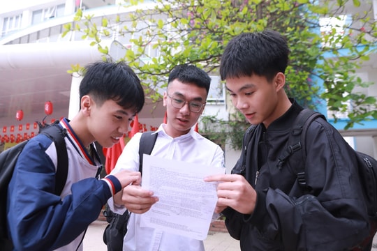 Học sinh lớp 11, 12 của Hà Nội hoàn thành đợt khảo sát chất lượng