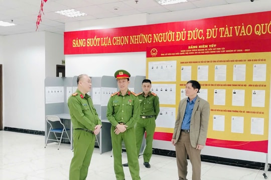 Công an thành phố Hà Nội kiểm tra bảo đảm an ninh bầu cử tại phường Yên Sở