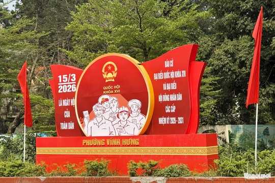Phường Vĩnh Hưng rực rỡ cờ hoa trên từng ngõ phố