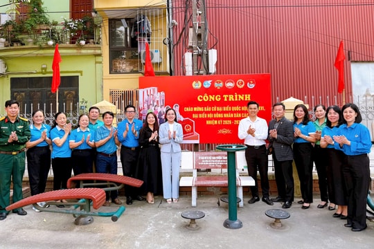 Phường Thanh Liệt gắn biển công trình “Ghế đá đoàn kết”