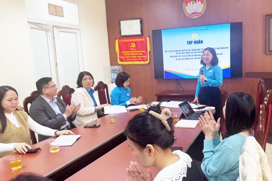 Công đoàn phường Hồng Hà nỗ lực tuyên truyền bầu cử cho đoàn viên, người lao động