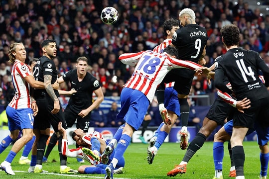 Nguy cơ xuống hạng, Tottenham lùi thời hạn mua vé cả mùa cho cổ động viên