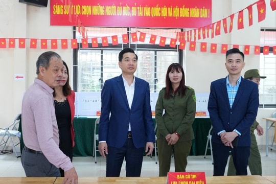 Lãnh đạo xã Gia Lâm kiểm tra công tác chuẩn bị bầu cử
