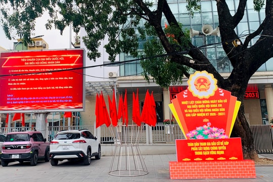 Khương Đình rực rỡ cờ hoa chào đón ngày bầu cử