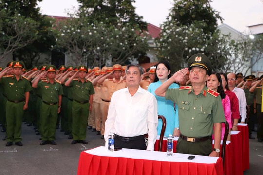 Lực lượng vũ trang thành phố Cần Thơ bầu cử sớm