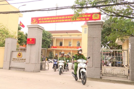 Công an xã Chuyên Mỹ siết chặt an ninh trật tự, bảo đảm an toàn cho ngày bầu cử
