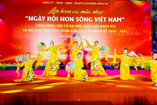 Phường Hồng Hà tổ chức chương trình ca múa nhạc “Ngày hội non sông Việt Nam”