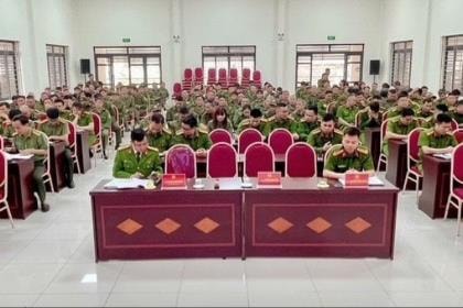 Công an xã Gia Lâm giữ vững an ninh trật tự cho ngày hội toàn dân