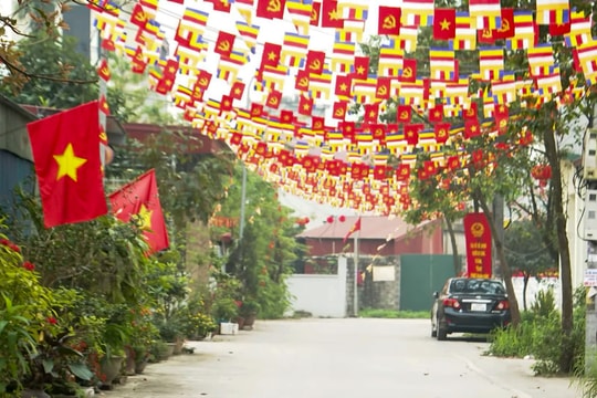 Xã Phú Xuyên rực rỡ sắc cờ hoa trước ngày hội lớn