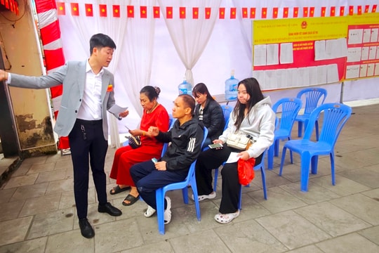 Phường Từ Liêm: Cử tri nô nức đi bầu cử từ sáng sớm