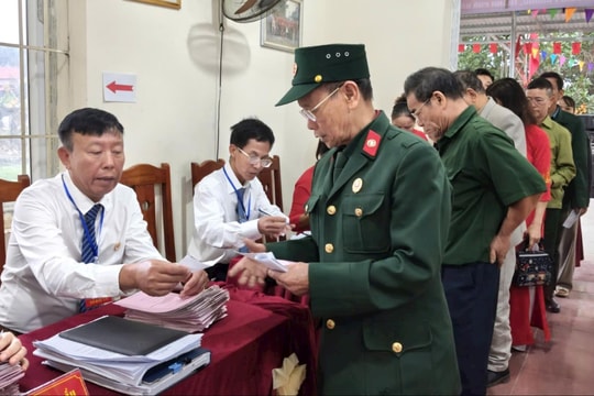 Cử tri Đoài Phương nô nức đi bầu cử