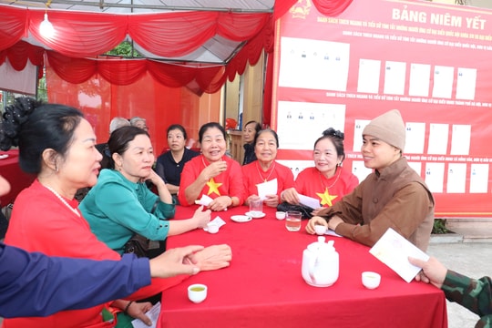 Cử tri tôn giáo xã Hồng Vân gửi gắm niềm tin vào lá phiếu