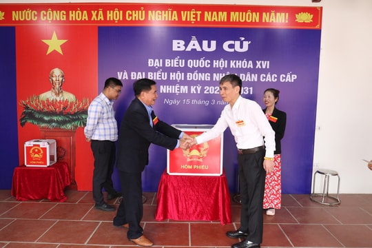 Xã Hồng Vân: 99,96% cử tri tham gia bỏ phiếu
