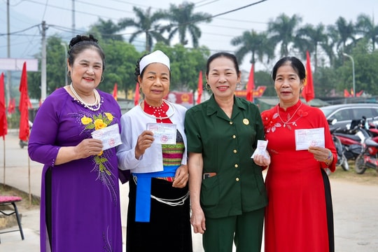 Không khí bầu cử rộn ràng khắp Thủ đô từ sáng sớm