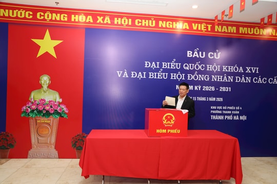 Lãnh đạo Trung ương và Thành phố Hà Nội tham dự lễ khai mạc bầu cử tại phường Thanh Xuân