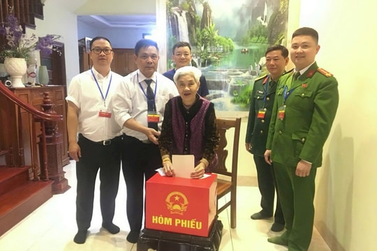 Long Biên: Gần 44.000 cử tri đi bỏ phiếu, đạt 98,75%