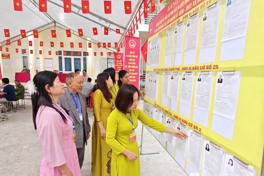 Cử tri xã Hưng Đạo gửi trọn niềm tin qua từng lá phiếu