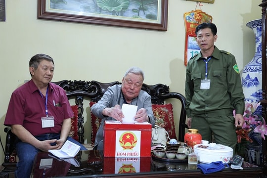 Ngày hội bầu cử ở Xuân Mai: Niềm tin gửi trọn trong từng lá phiếu