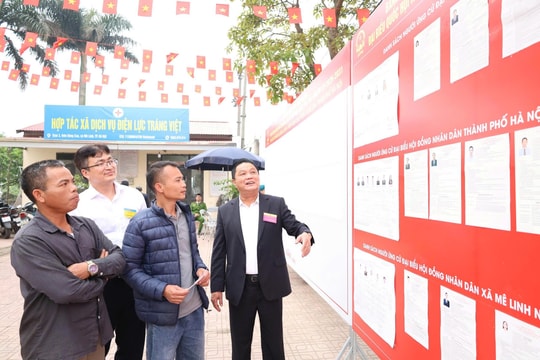 Cử tri đi bỏ phiếu bầu cử tại xã Mê Linh đạt 99,03%