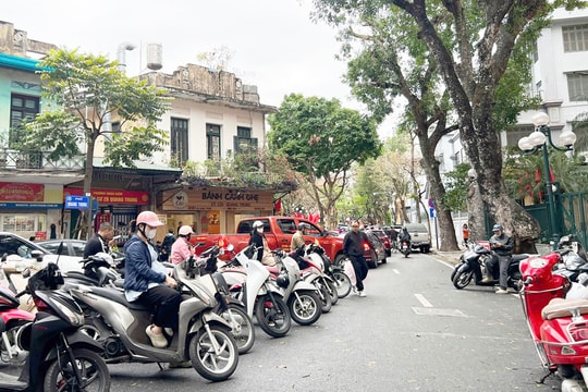 Gỡ “nút thắt” giao thông trước cổng trường học giờ cao điểm