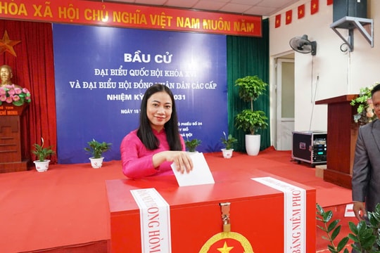 Phường Tây Mỗ hòa chung niềm vui ngày hội lớn